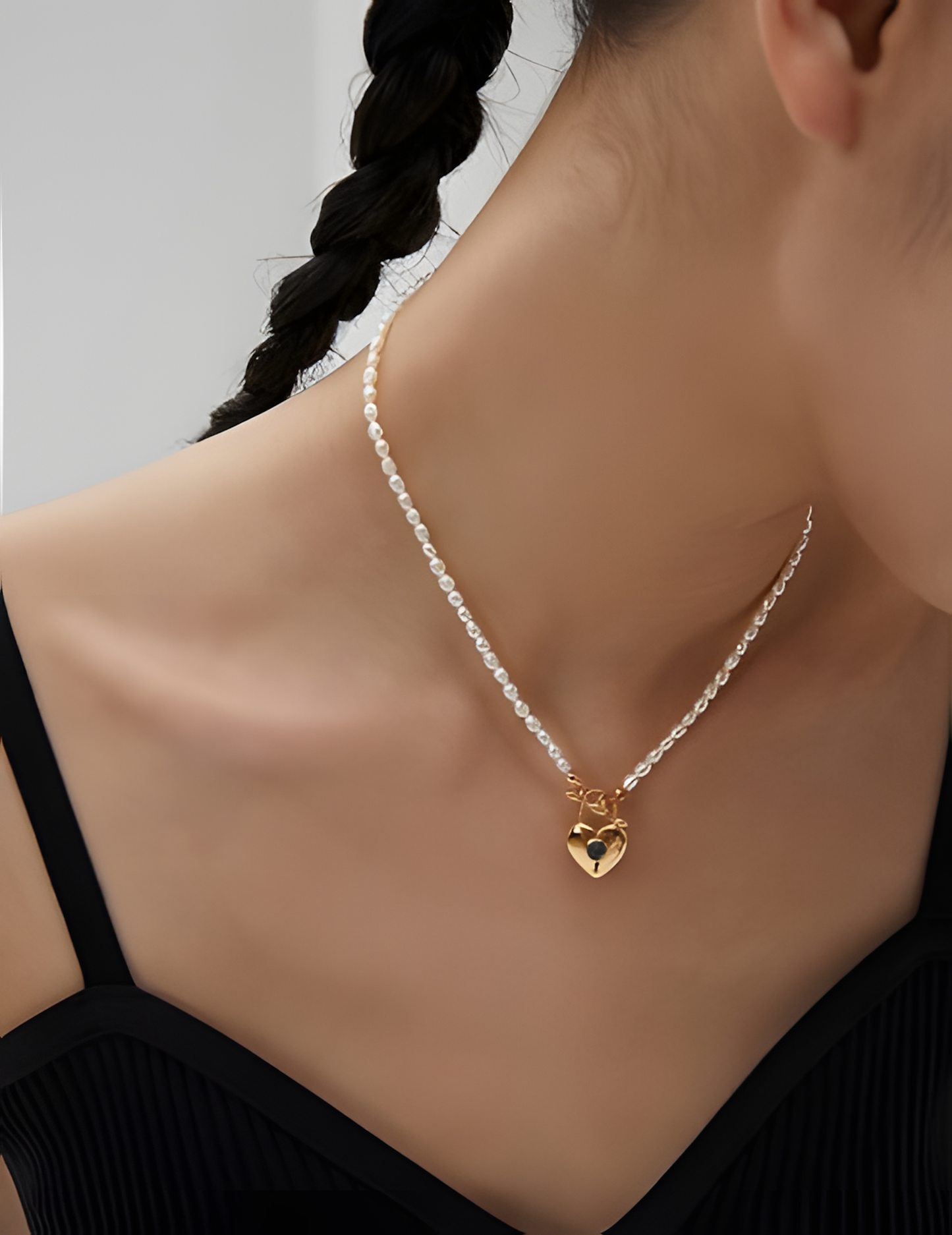 Love-Shaped Pearl Necklace in Silver