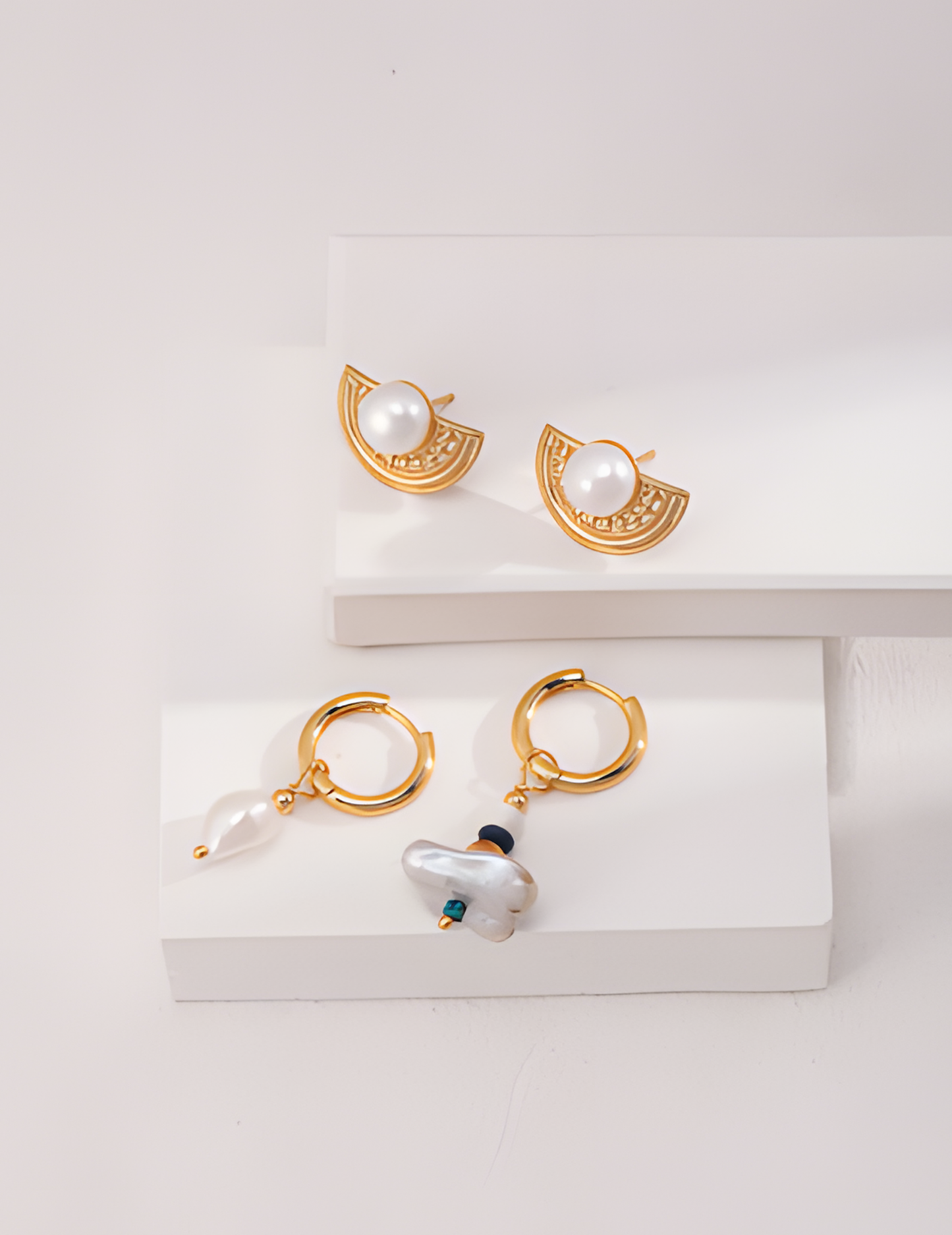 Golden Semicircular Earrings with Elegant Design