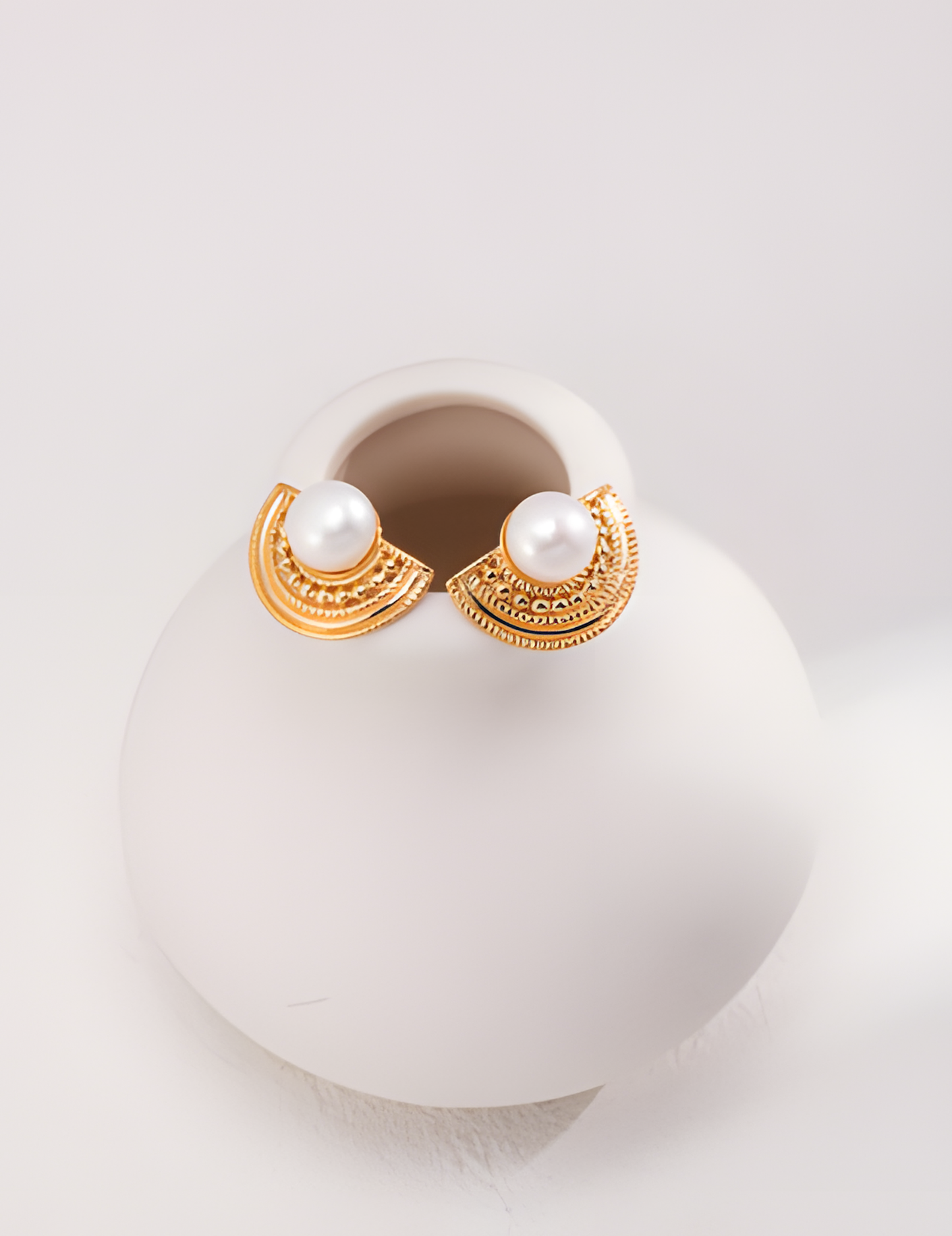 Golden Semicircular Earrings with Elegant Design