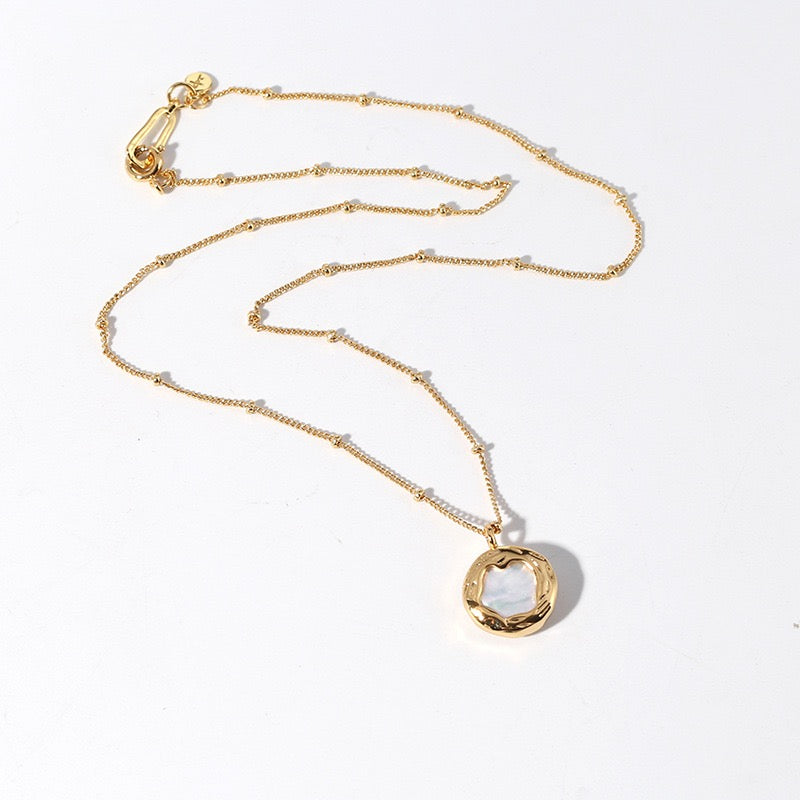 Gold Necklace with Pearl Design