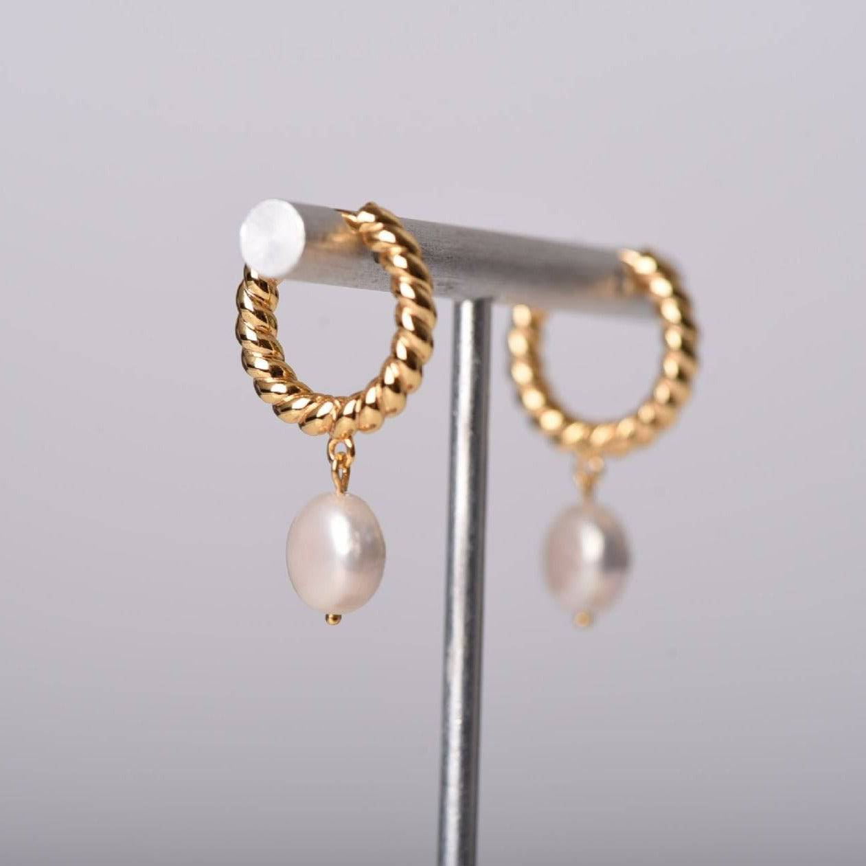 Stylish Pearl Drop Earrings in Elegant Design