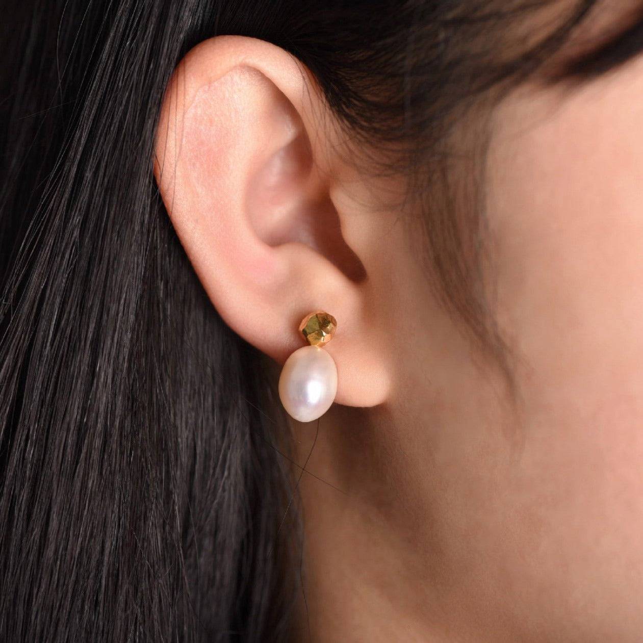 Elegant Teardrop Earrings with Natural Pearls