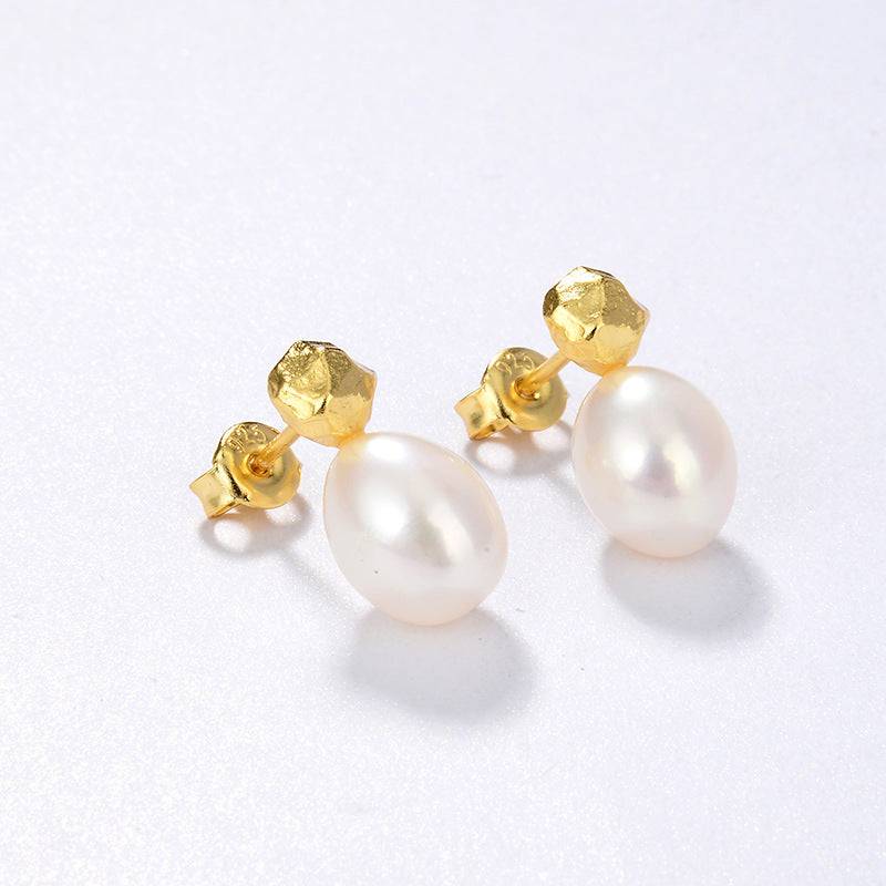 Elegant Teardrop Earrings with Natural Pearls