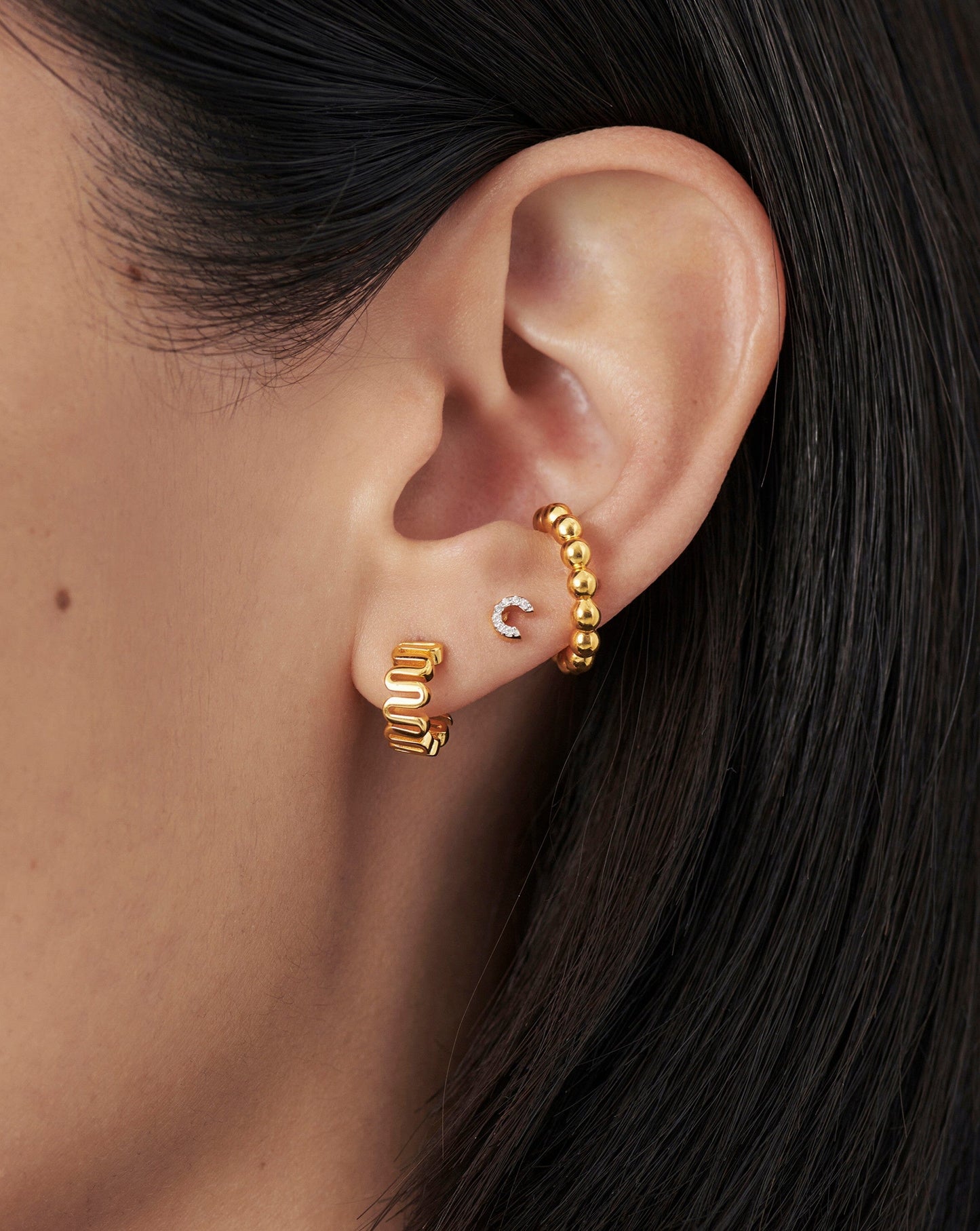 Initial Single Stud Earring in 18k Gold Vermeil 4