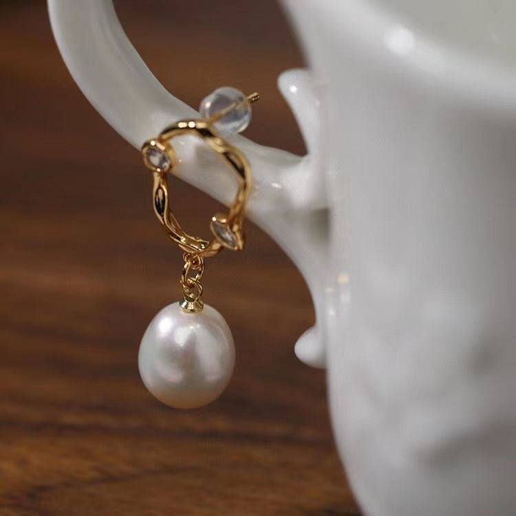 Unique Irregular Pearl Drop Earrings in Elegant Design