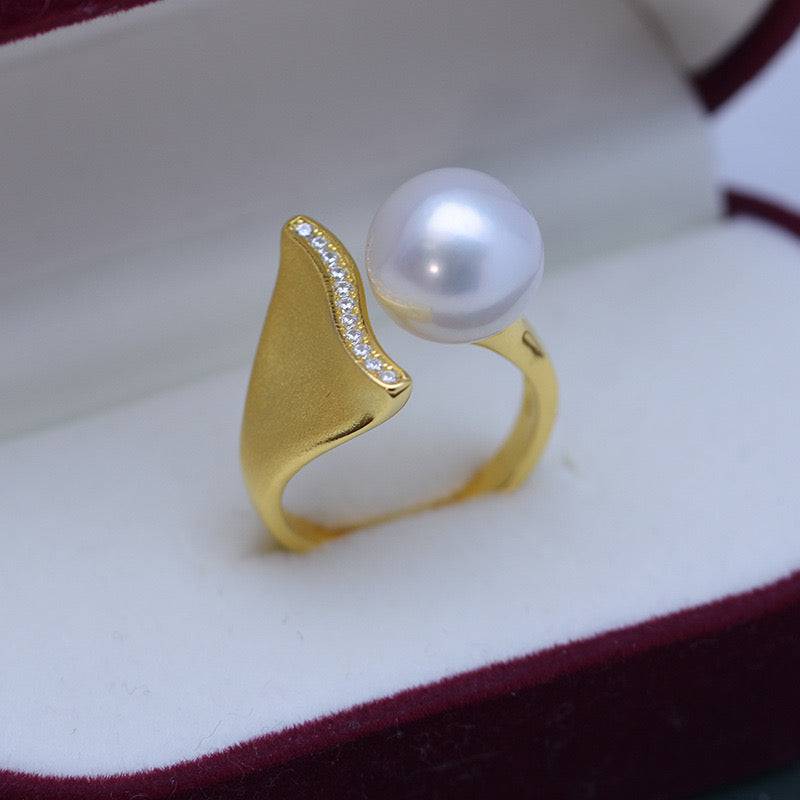 Freshwater Pearl Mermaid Ring in 10-11mm Size