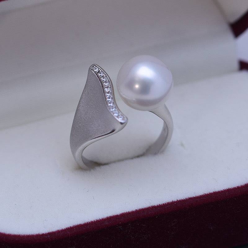 Freshwater Pearl Mermaid Ring in 10-11mm Size