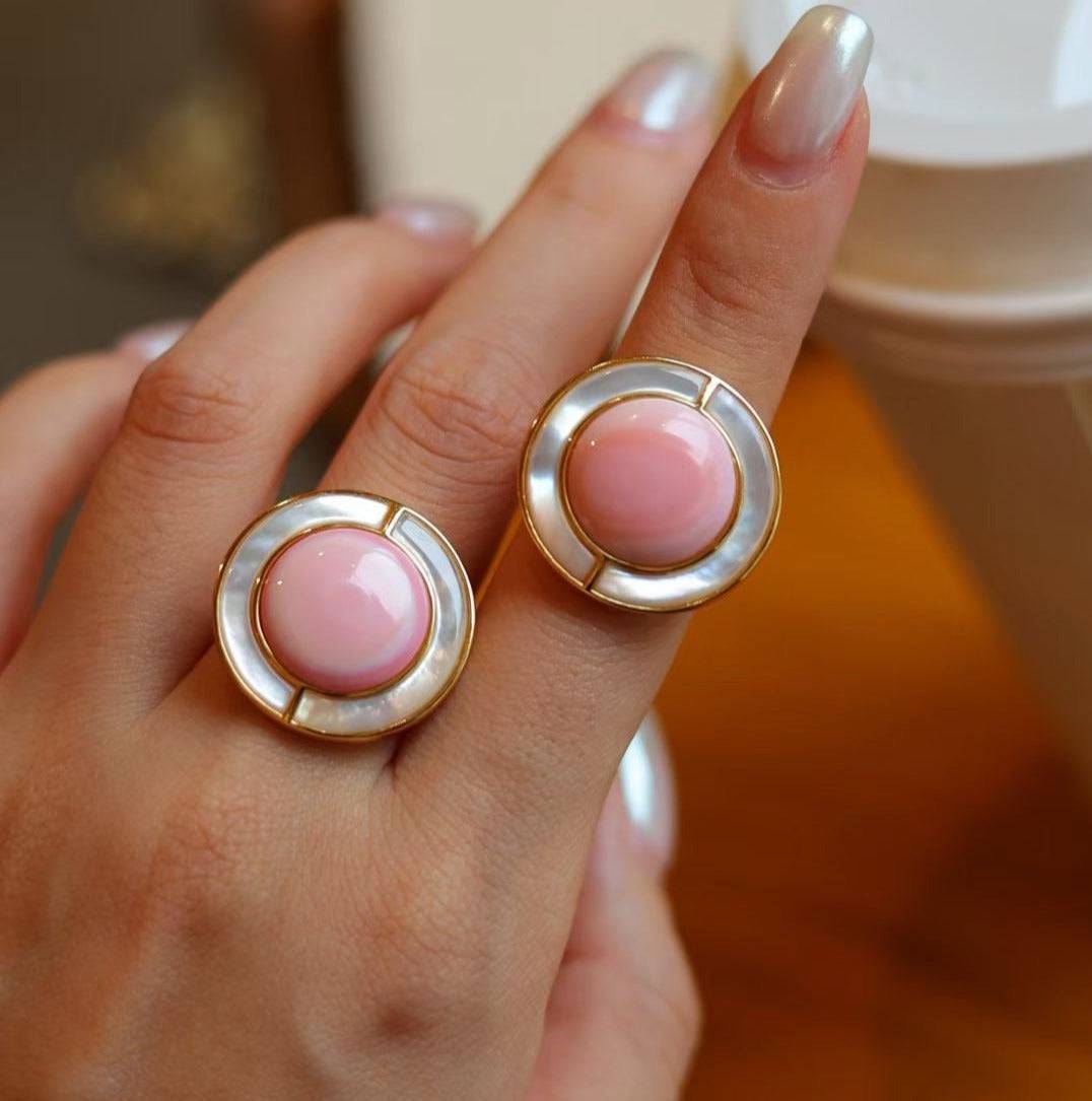 Elegant Pink Conch Shell and Pearl Ring