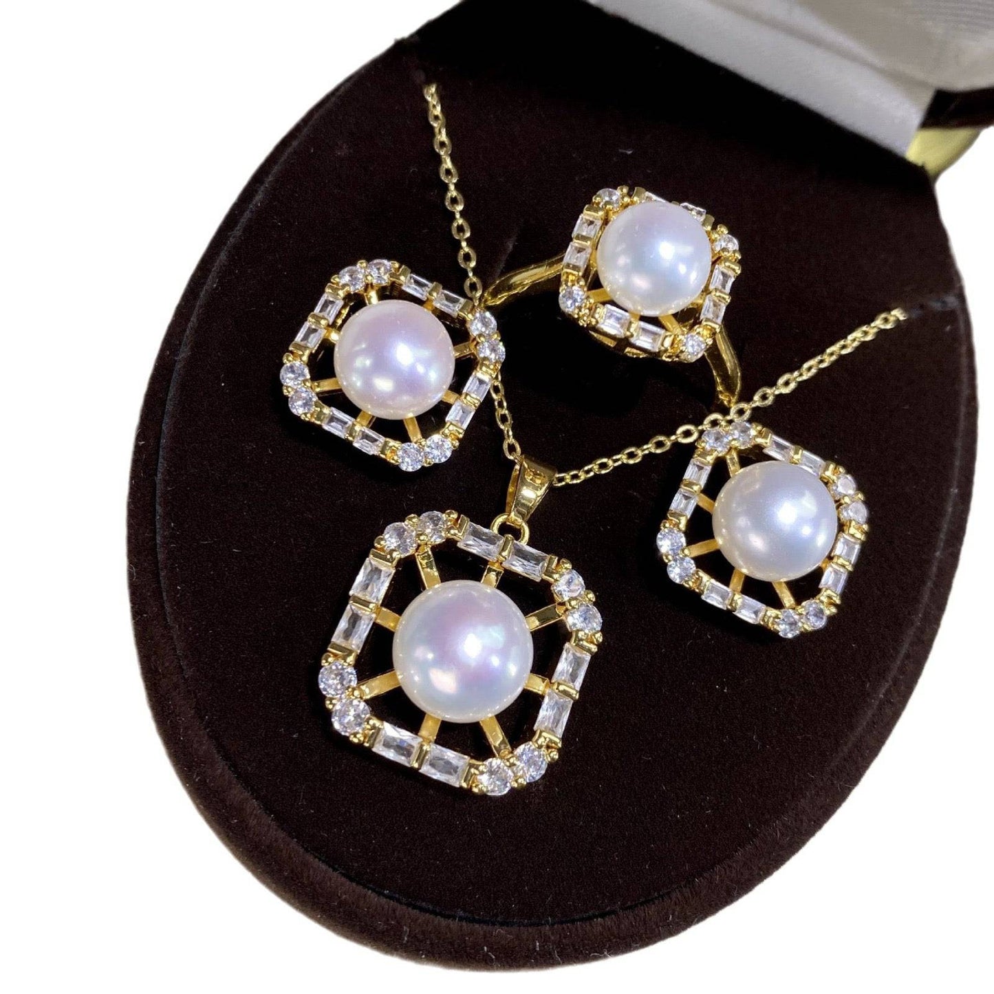 Square Zirconia and Freshwater Pearl Jewelry Set